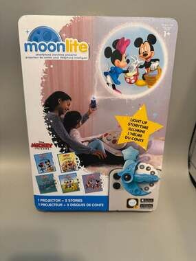 NIB Moonlite Mickey & Friends Disney Smartphone Storytime Projector with 5 Story
